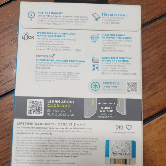 Speck iPhone 15 pro clear case - Picture 2 of 3